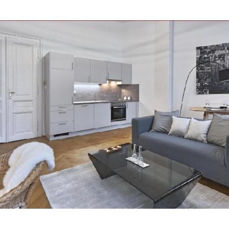 Apartmán Luxurious, 2 Min To Casino And Roemertherme Baden Exteriér fotografie