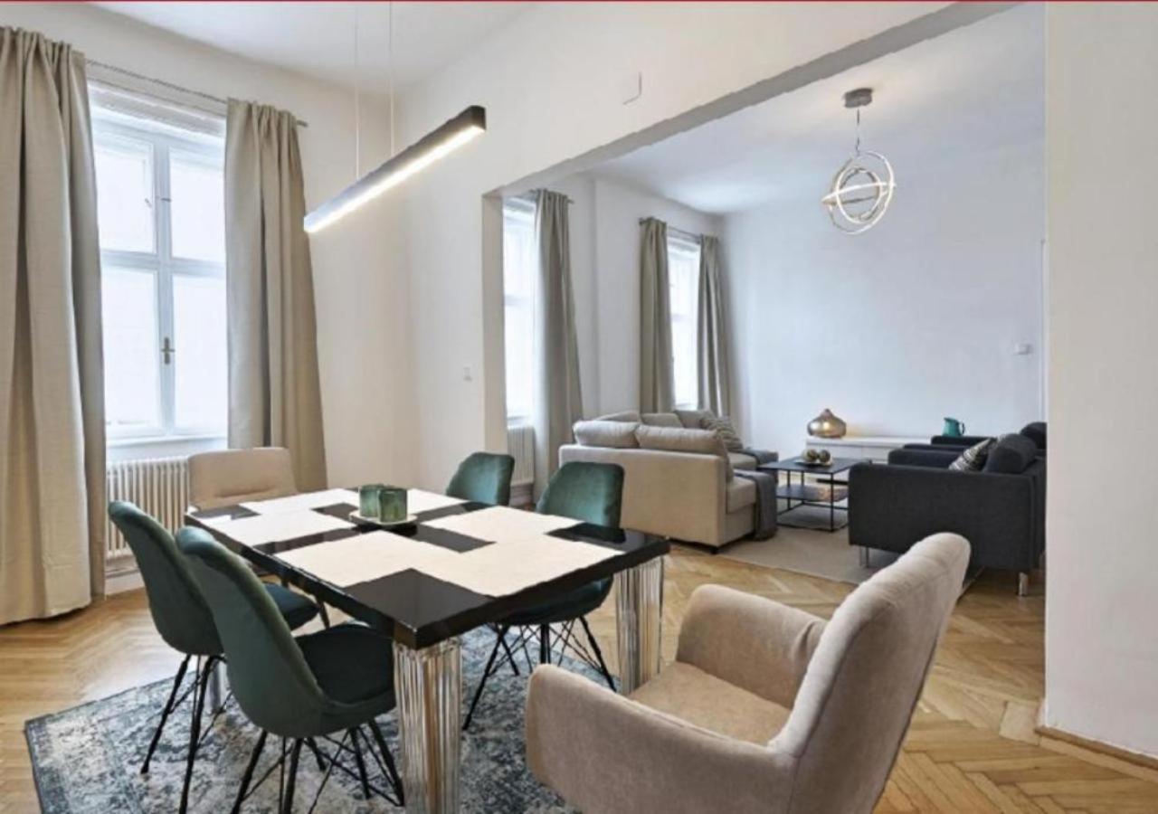 Apartmán Luxurious, 2 Min To Casino And Roemertherme Baden Exteriér fotografie